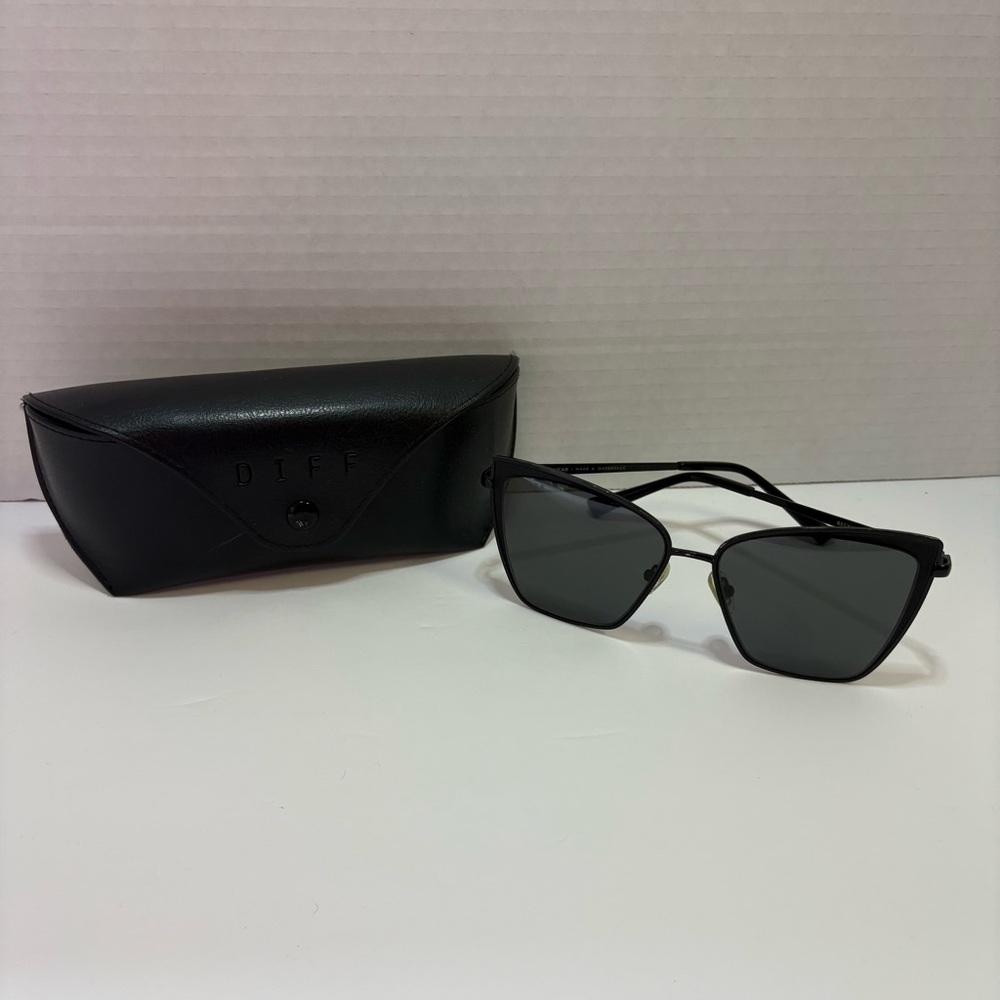 Diff Eyewear Becky Sunglasses View 2